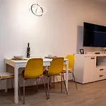 Figurin Apartment *
